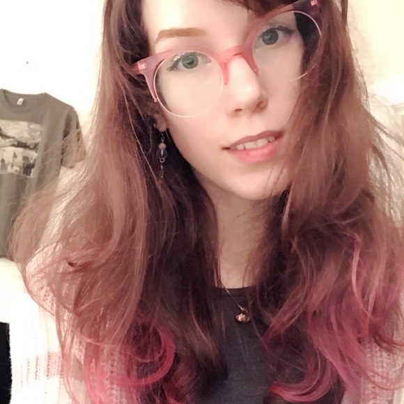 Poshmark profile picture for @dreamcast